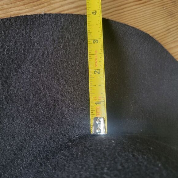 Elegant Black Wide-Brim Felt Hat - Picture 7 of 8